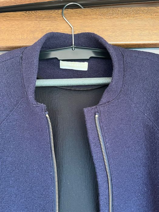 Vand haina Stefanel lana 100% in stare impecabilă