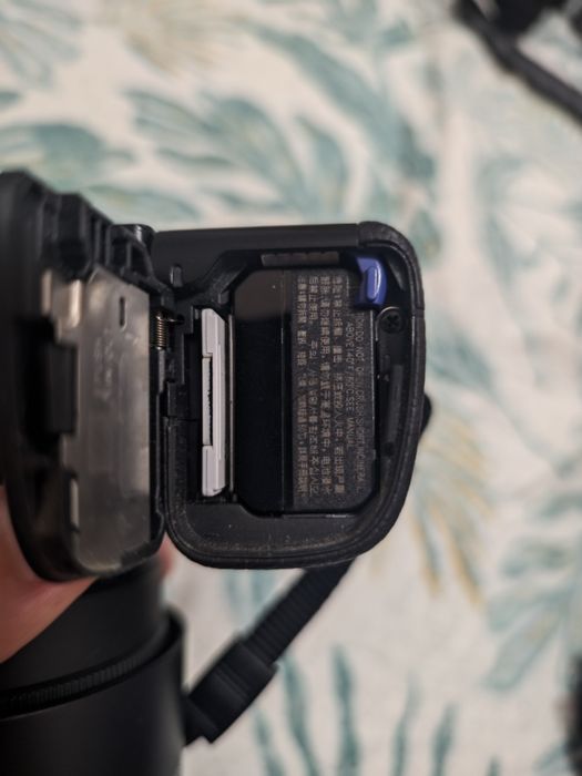 Sony Alpha a6000 ca nou - Kit complet + Geantă + Set curăţare