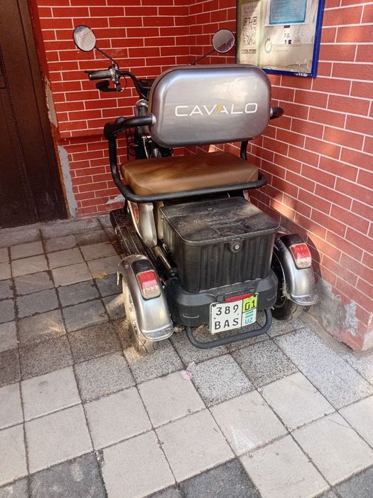 Скутер Мотороллер Cavalo