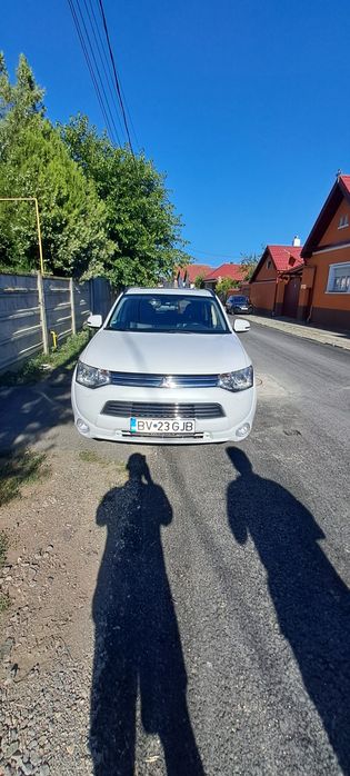 Vand Mitsubishi Outlander Plug/ In Hybrid III, masina este in perfecta stare de functionare