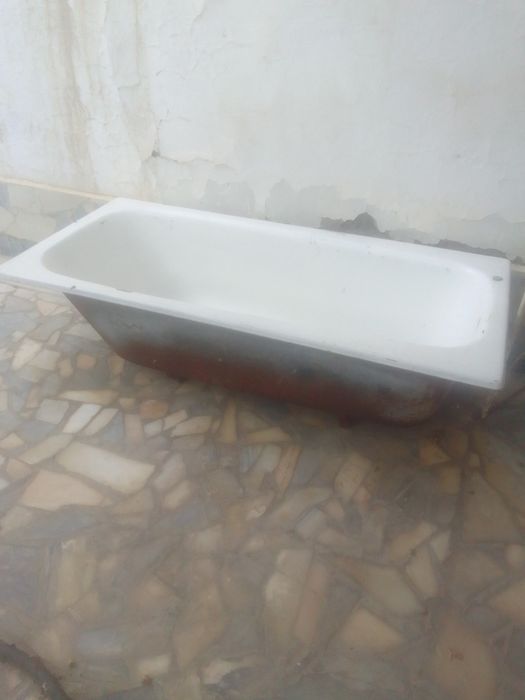 Ванна чугунная ,