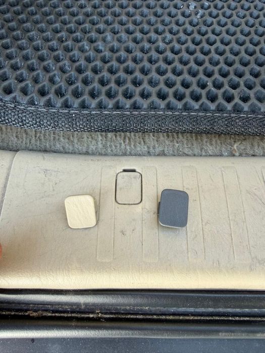 Заглушка порога багажника toyota prado 120 gx470