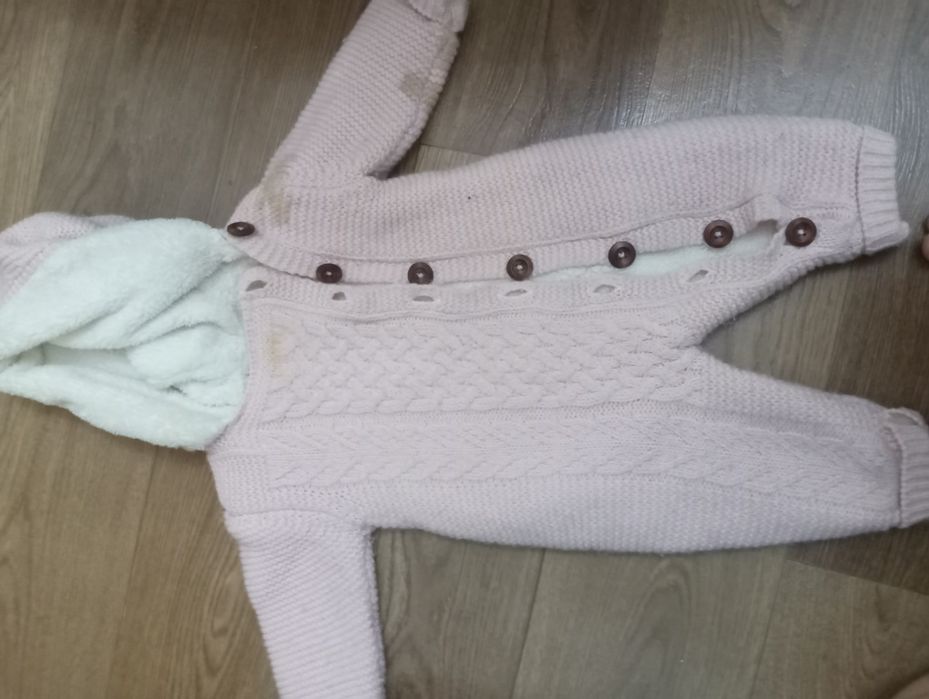 Продам комбинезоны на девочку до 1 года