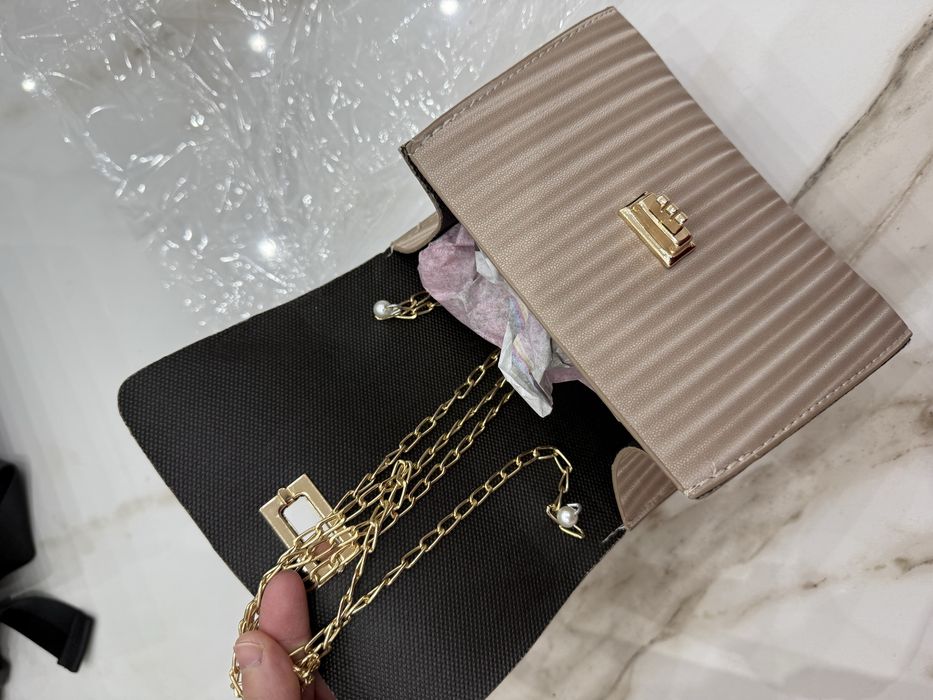 Нова дамска чанта