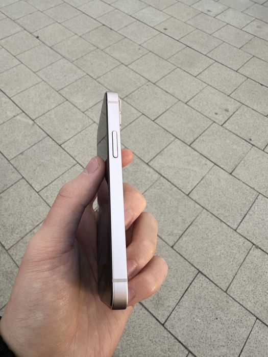 iPhone 13 mini в хорошем состоянии