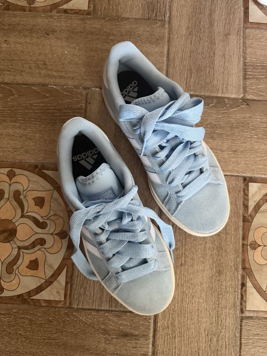 Adidas кроссовки,37 размер новые