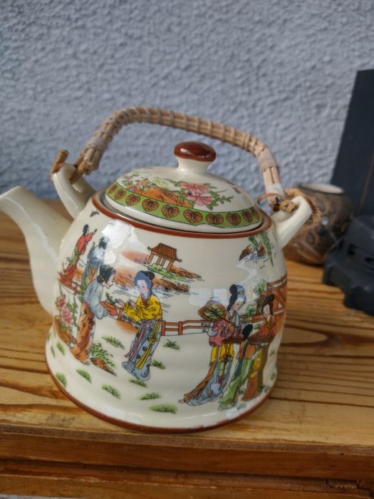 Керамичен чайник