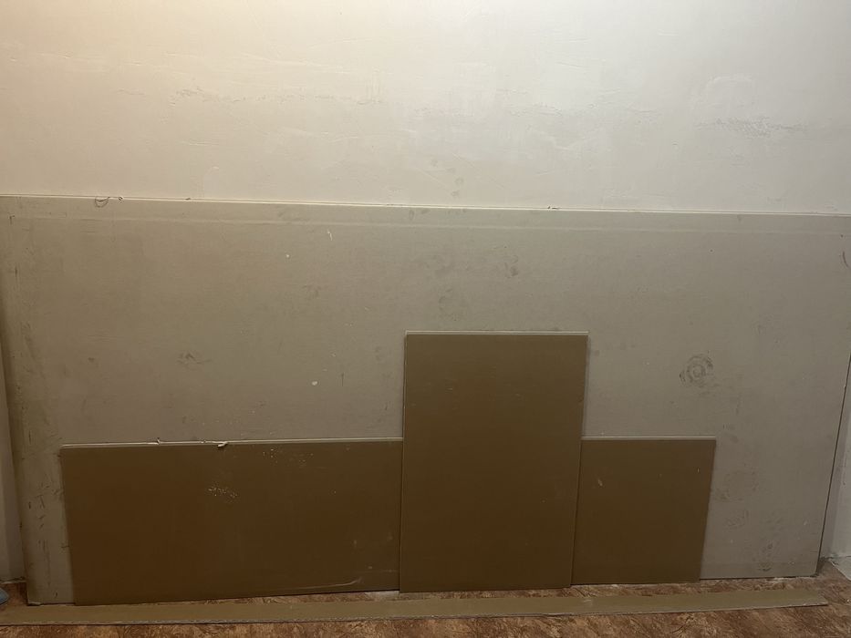 Продам два листа гипсокартона за 2000