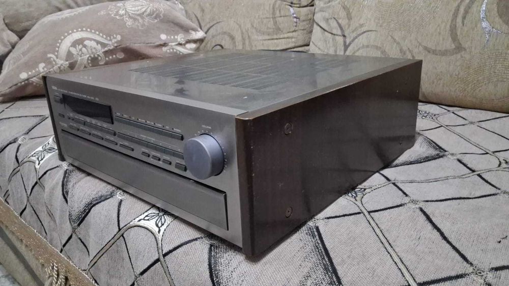 Усилитель Yamaha AVX  1050