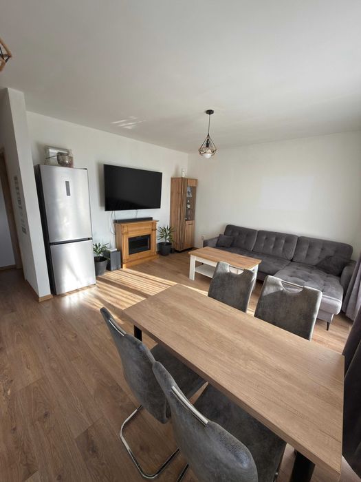 PROPRIETAR   Vând apartament 3 camere