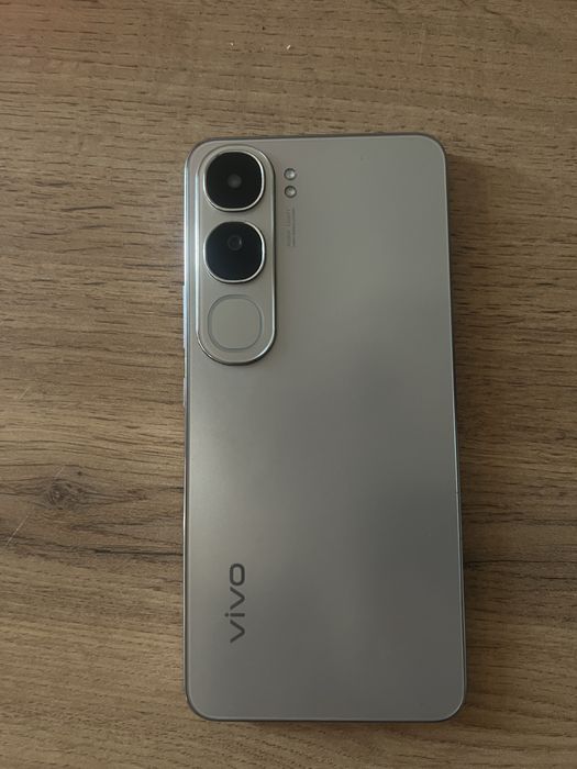 Продается телефон vivo v40 lite 128gb