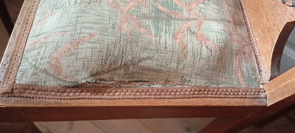 Vand set masa extensibila din nuc + 6 scaune