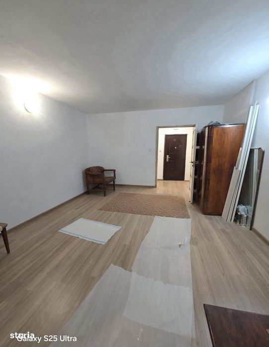 Garsonieră cu balcon, etaj 2, lift disponibil — fotografia 3