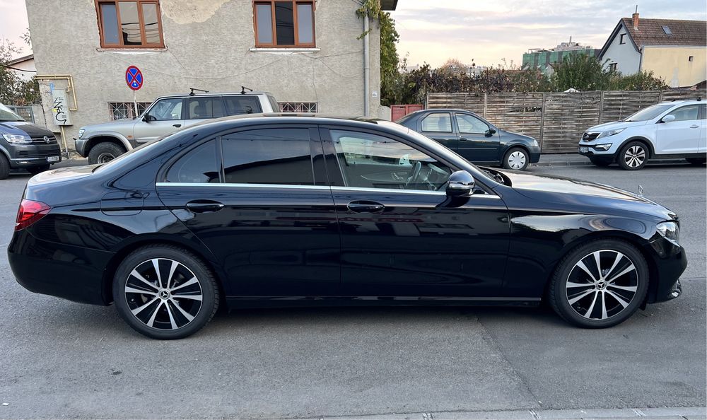 Vand Mercedes E-class 2018/12- starea masini impecabila