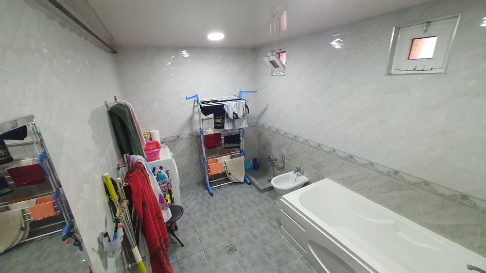 Uy sotiladi srochna naxtga