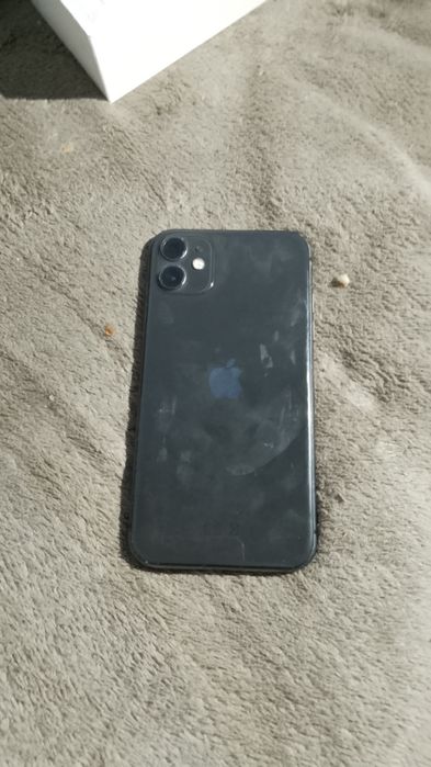 Обменяю айфон 11