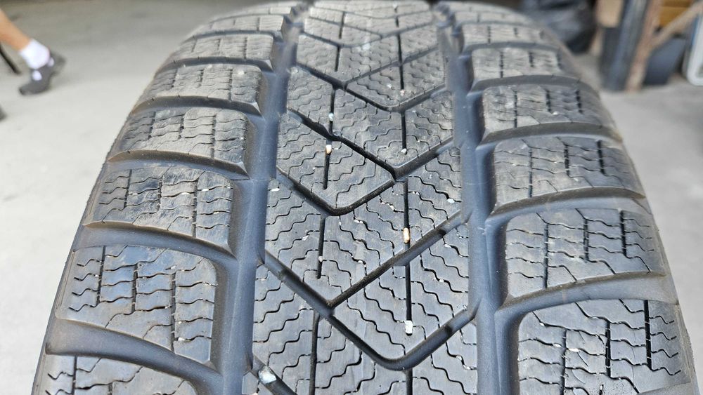 2x Anvelope iarna Pirelli SottoZero3 A01 | 225/40 R18 92V | profile ~ 6,5 mm | DOT: 4522