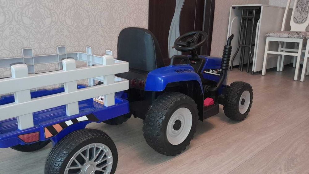 Трактор детский с прицепом