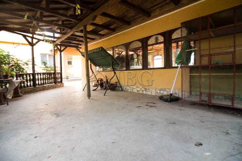 Продава се Къща в с. Бъзън, Област Русе - 240 кв.м за 563 €/кв.м - Снимка #5