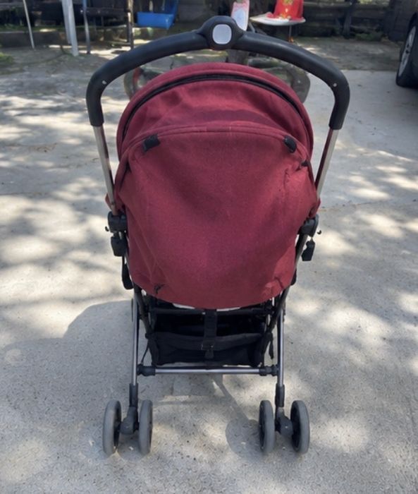 Carucior aproape nou + husa de calatorie tip ghiozdan