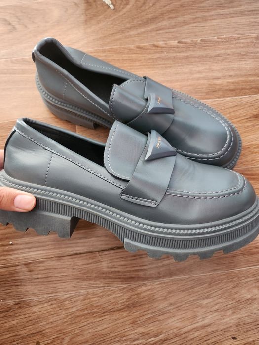 Новый обувь весенный лоферы