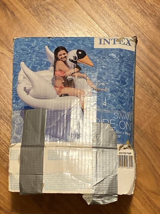 Lebada gonflabila intex swan rideon saltea