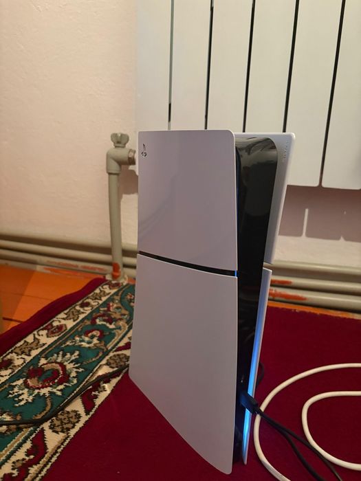 Playstation 5 с 2 джостиками + телевизор и болеее 400 играми