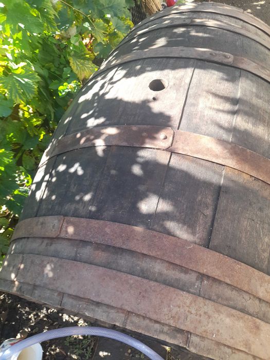 Butoi vin 45 litri.