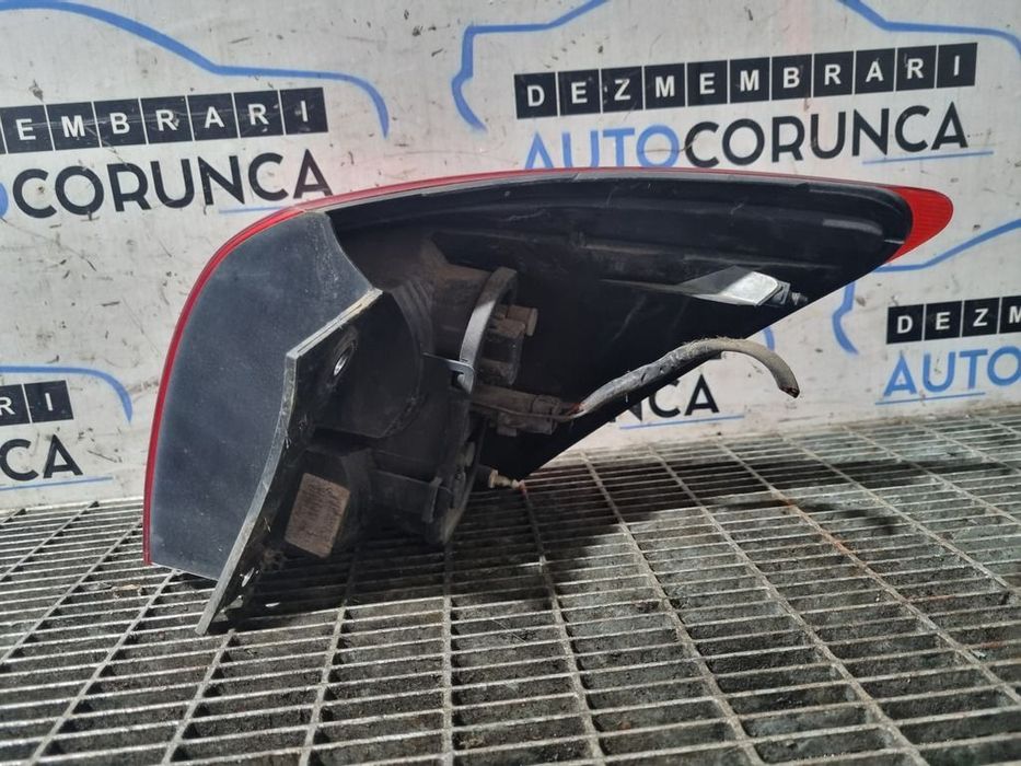 Stop Stanga Nissan Qashqai 2007 - 2010 SUV 4 Usi (1297) Bec clasic Fisurat