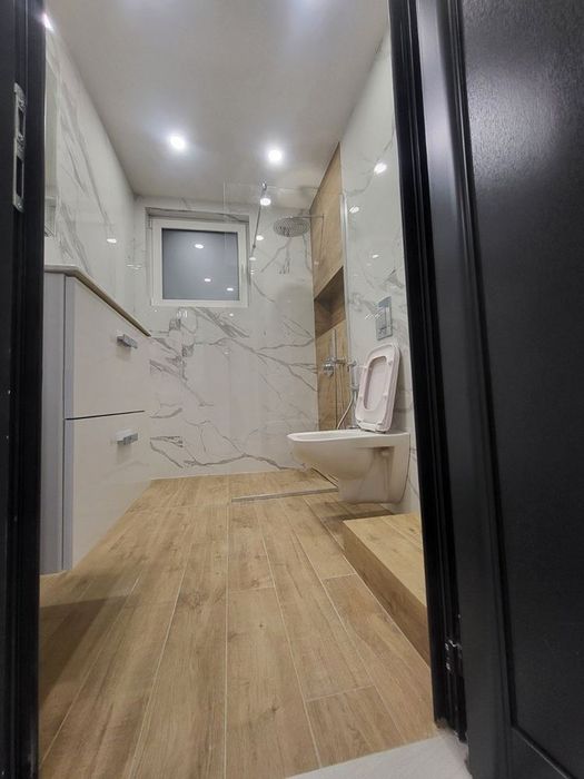 Тристаен апартамент с панорамна гледка! ж.к. Дружба 1!