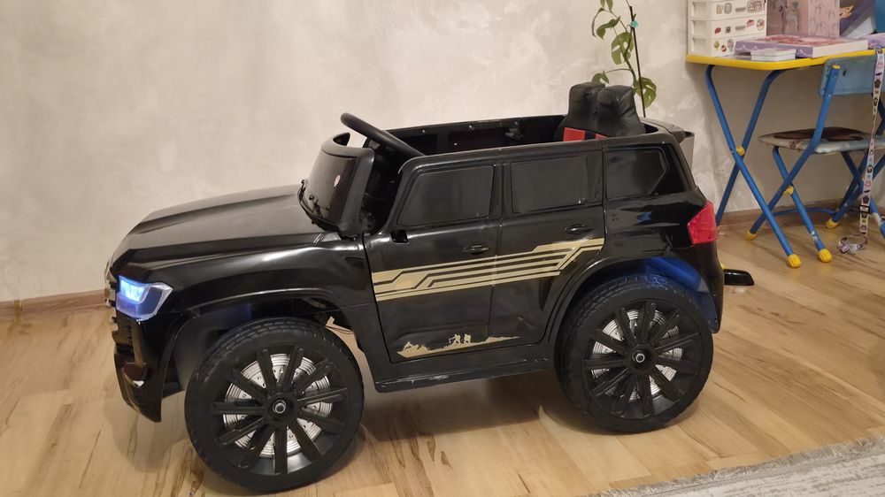 Продам машинку .