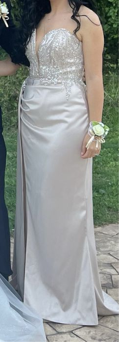 Официална/ вечерна дълга рокля цвят екрю