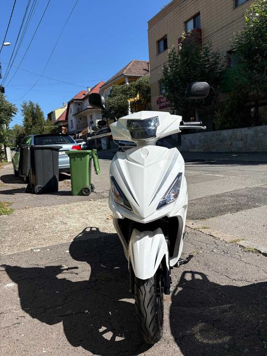 De inchiriat scooter 125cc, cutie viteze automat, nu este limitat