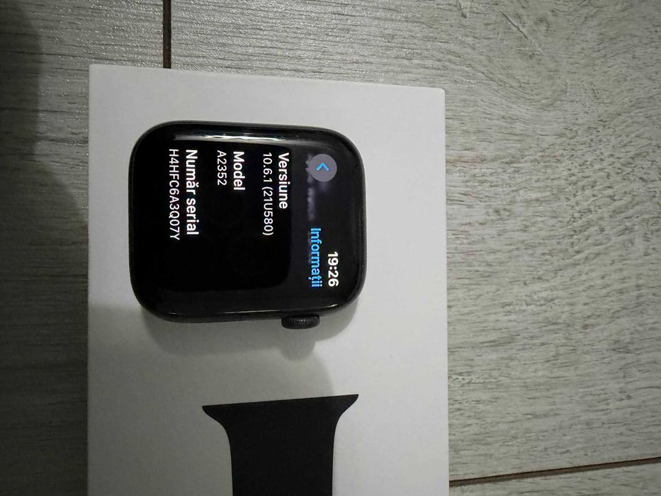 Apple watch SE space gray