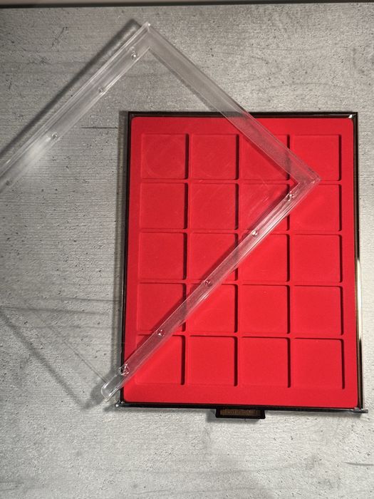 Луксозен класьор за 20бр монети