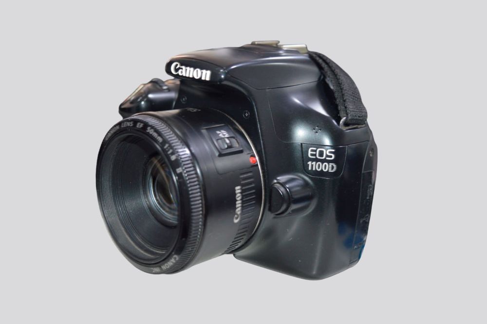 Продаётся фотоаппарат CANON D 1100