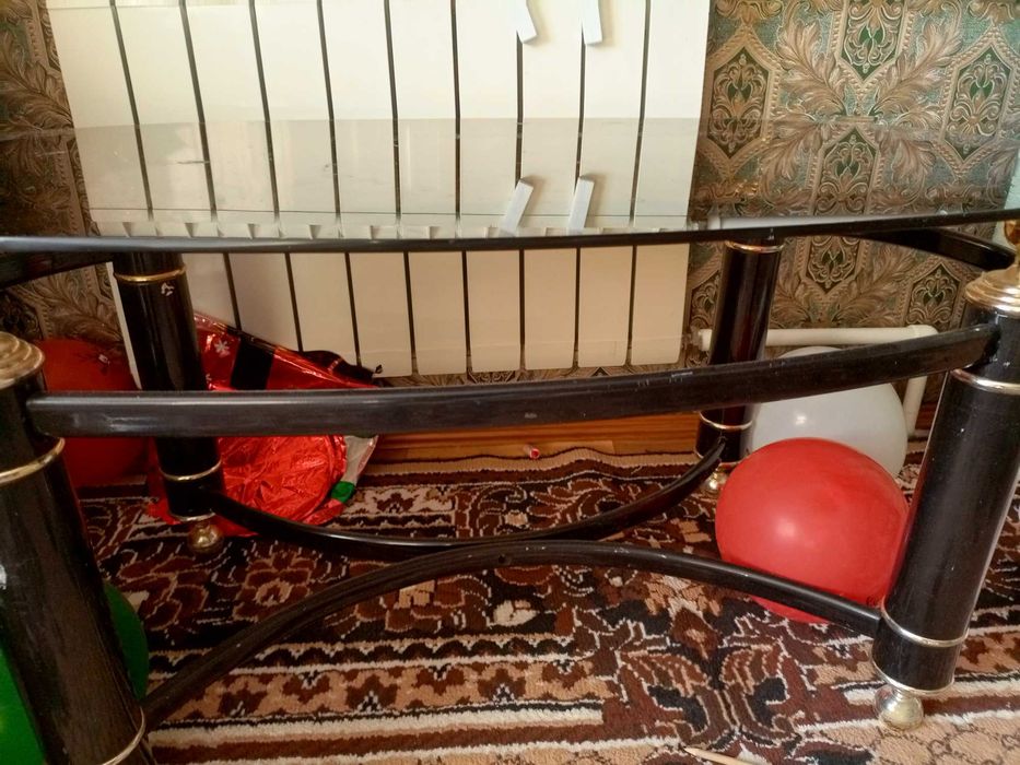 Столик журнальный