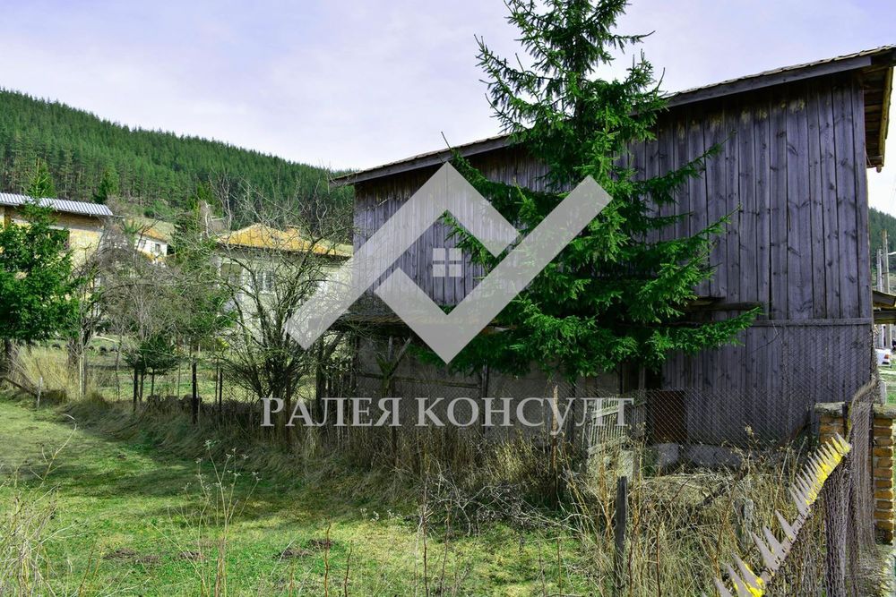 Парцел в с.Равногор