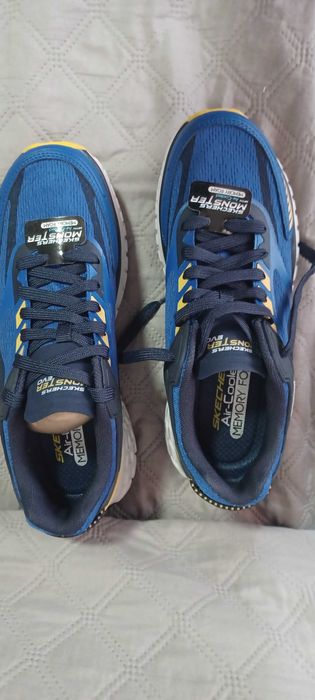 Skechers маратонки 42.5 нови