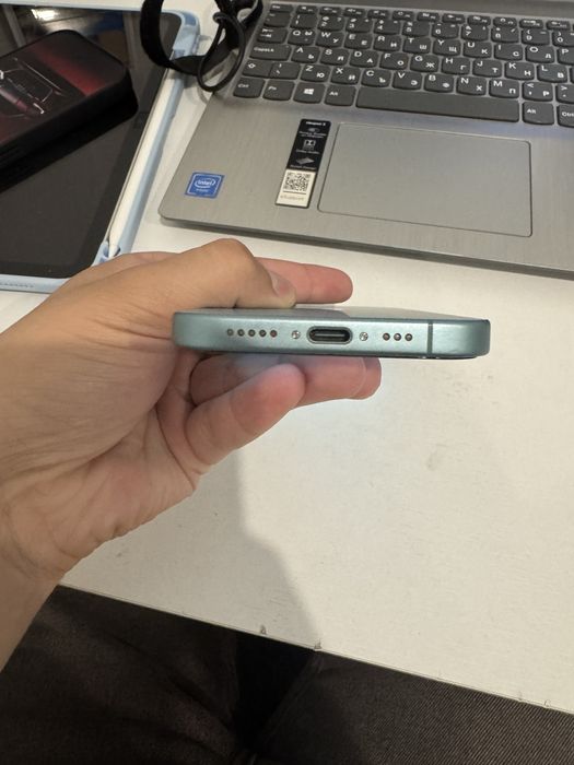 Iphone 16 teal 128gb