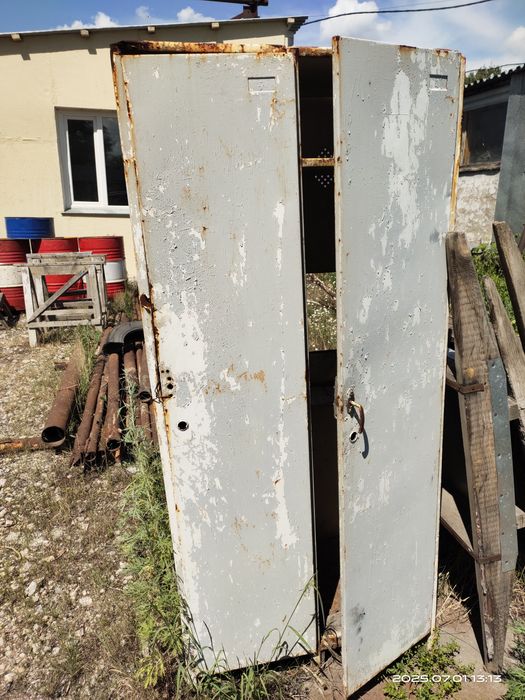 Шкаф металлический