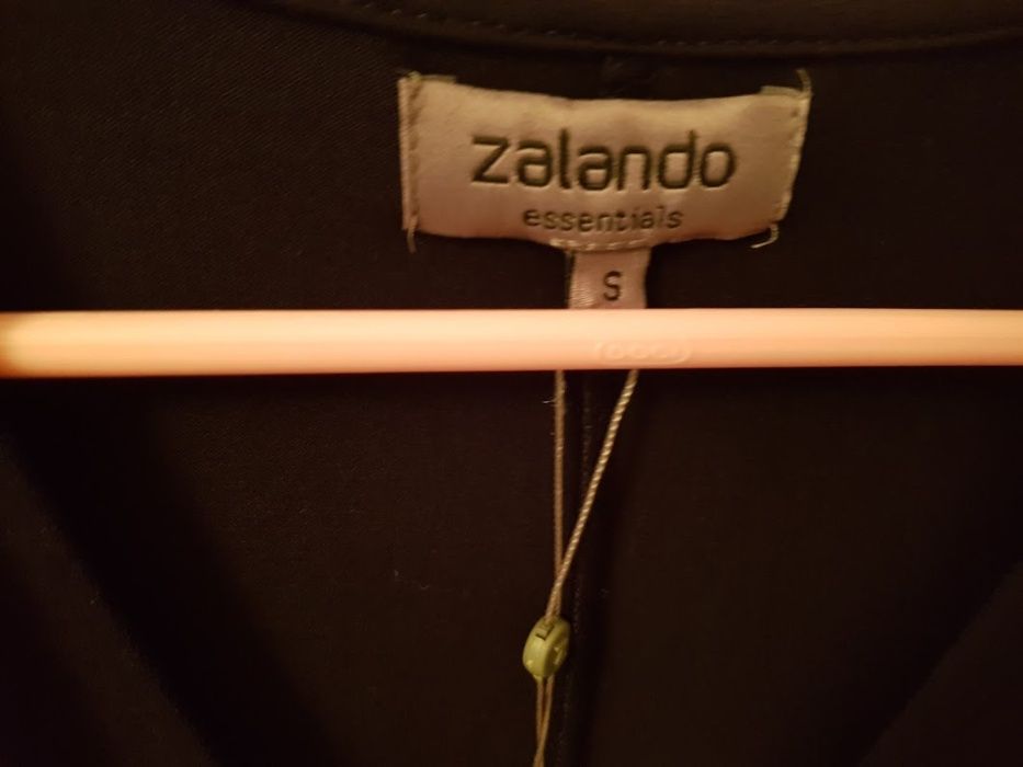 Rochie Zalando Esentials,marimea S,merge si 38,noua cu eticheta