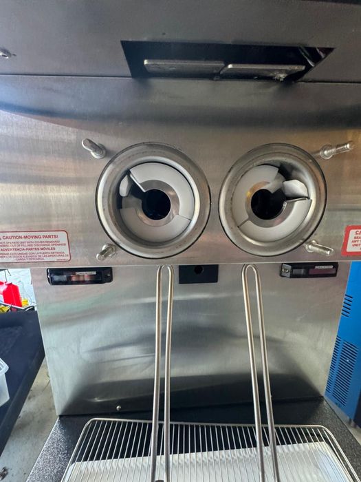 Ultimul Aparat de inghetata Taylor c712  din stoc/ an 2018 / impecabil