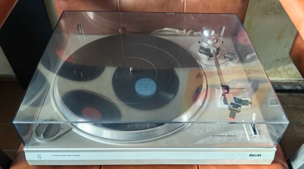 Грамофон Philips F-7111