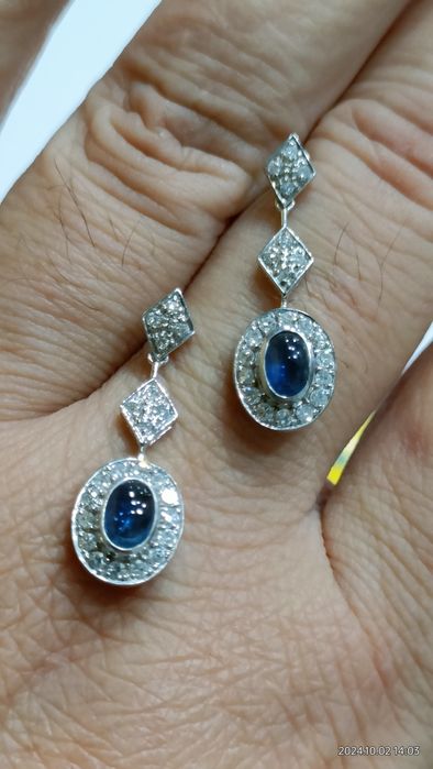 Vind cercei din aur 18kt cu safire și diamante