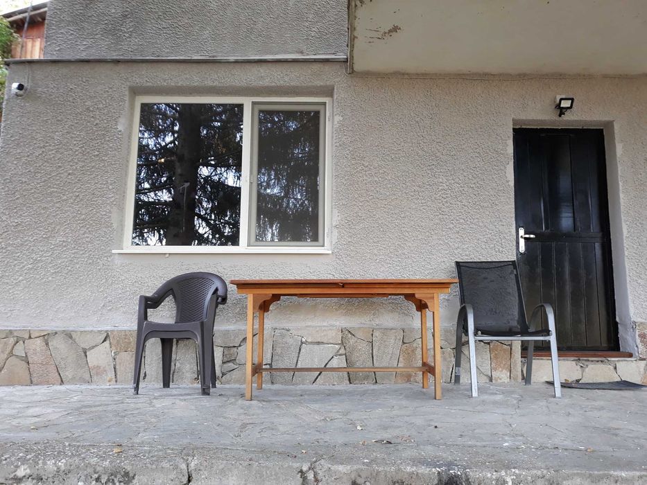 Продавам Вила на 2 етажа в село Малево до Хвойна