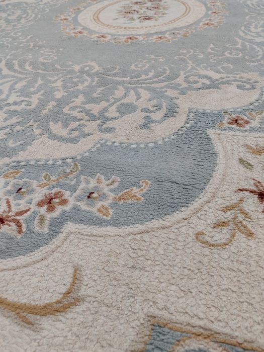 Продам чистые, светлые ковёры не дорого.