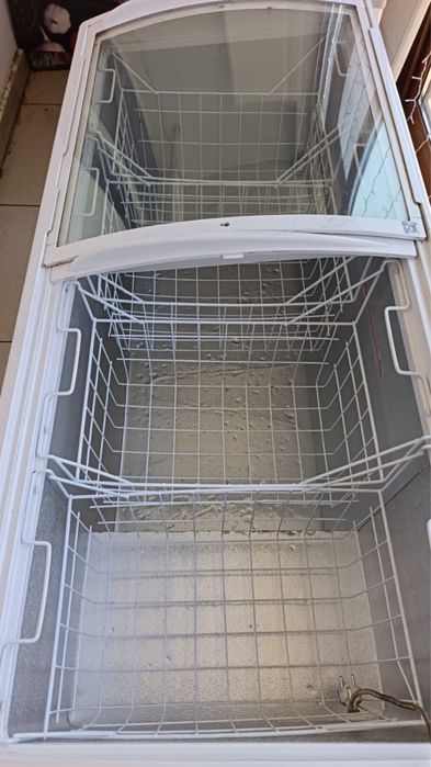 Продам морозильник