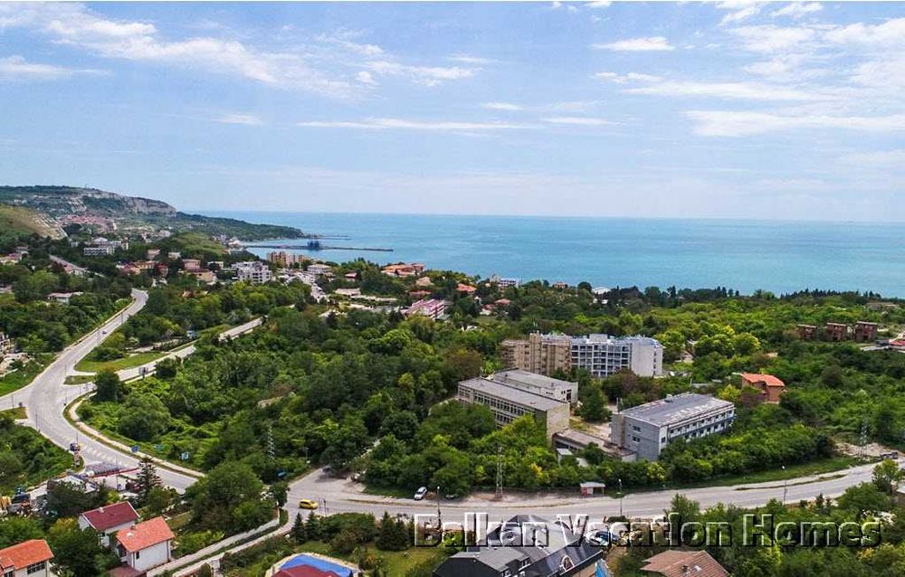 Красива къща във вилната зона южно от Балчик