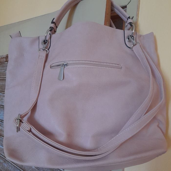 Дамска раница и чанти